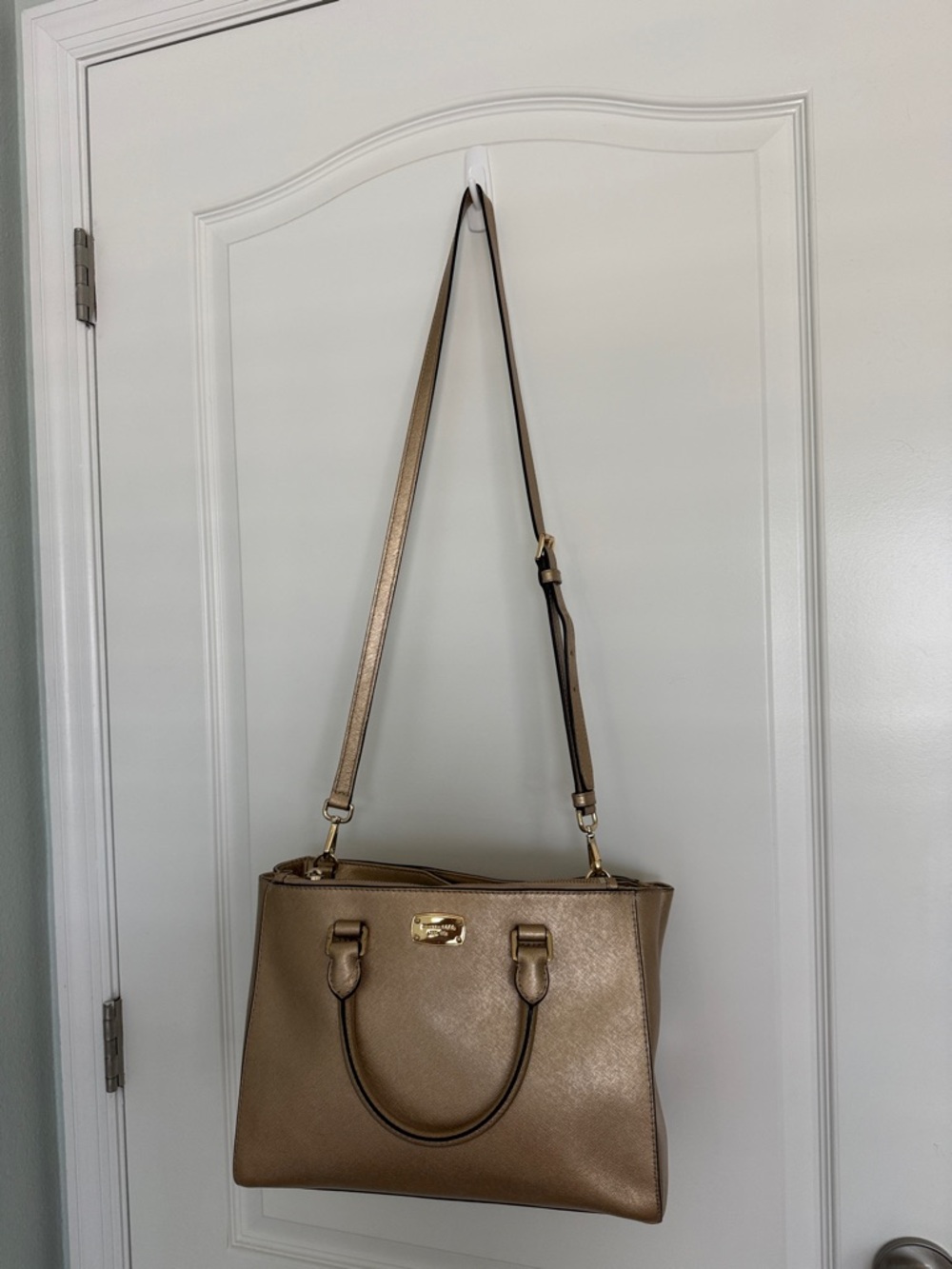 Michael Kors Kellen Metallic Gold Satchel with Gold Hardware - Picture 4 of 16